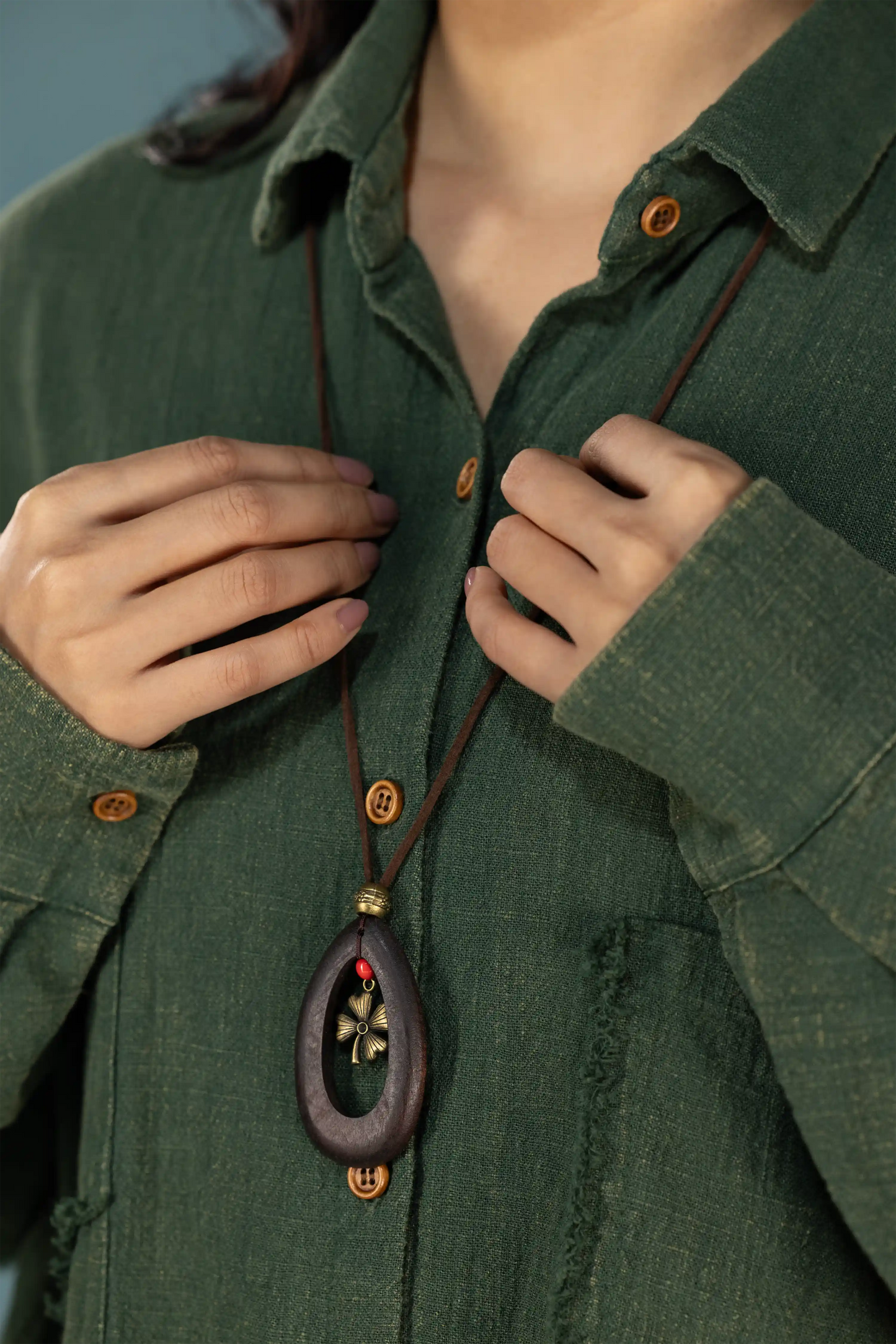 Wood Teardrop Clover Pendant Necklace (Walnut)