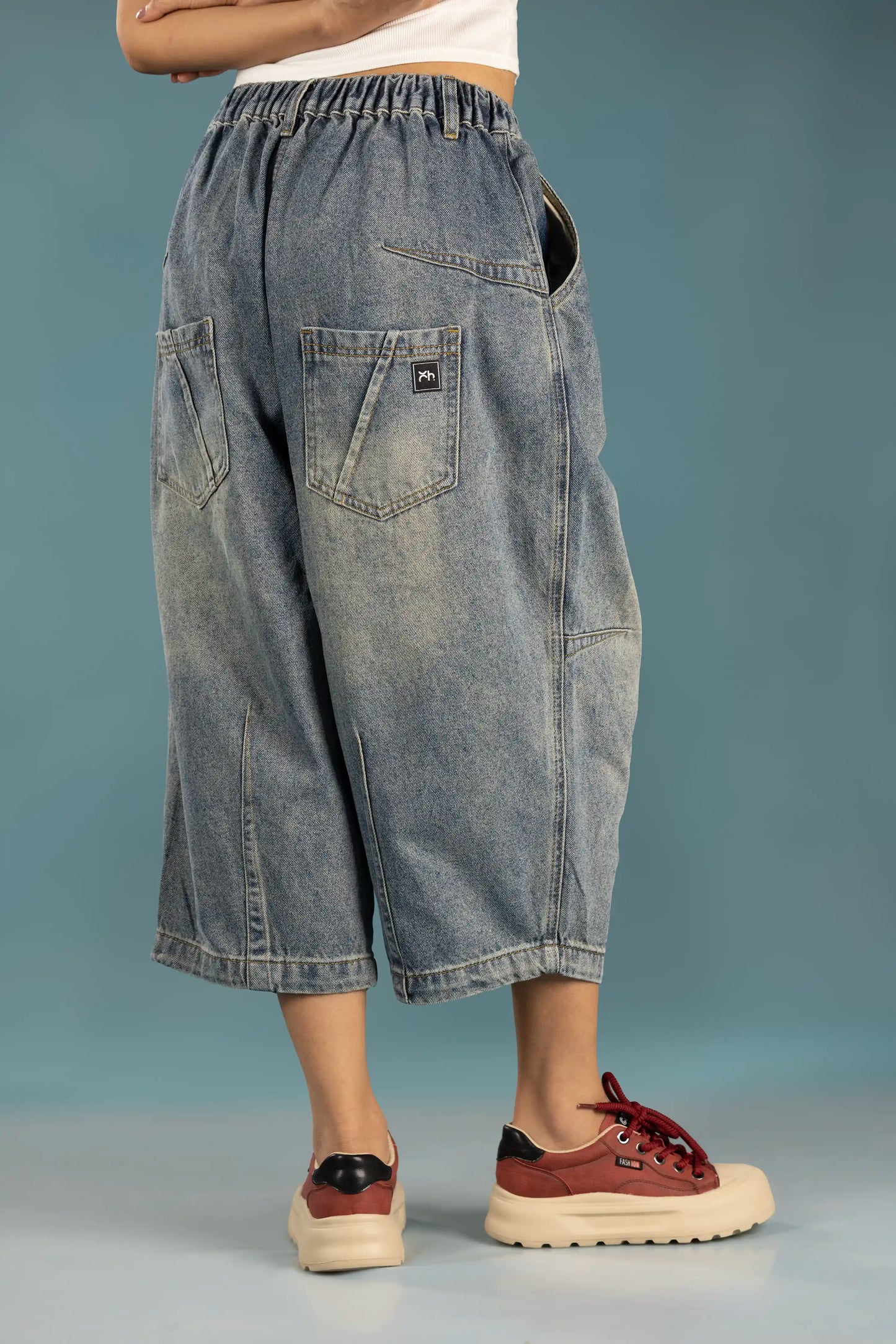Cropped Balloon Jeans