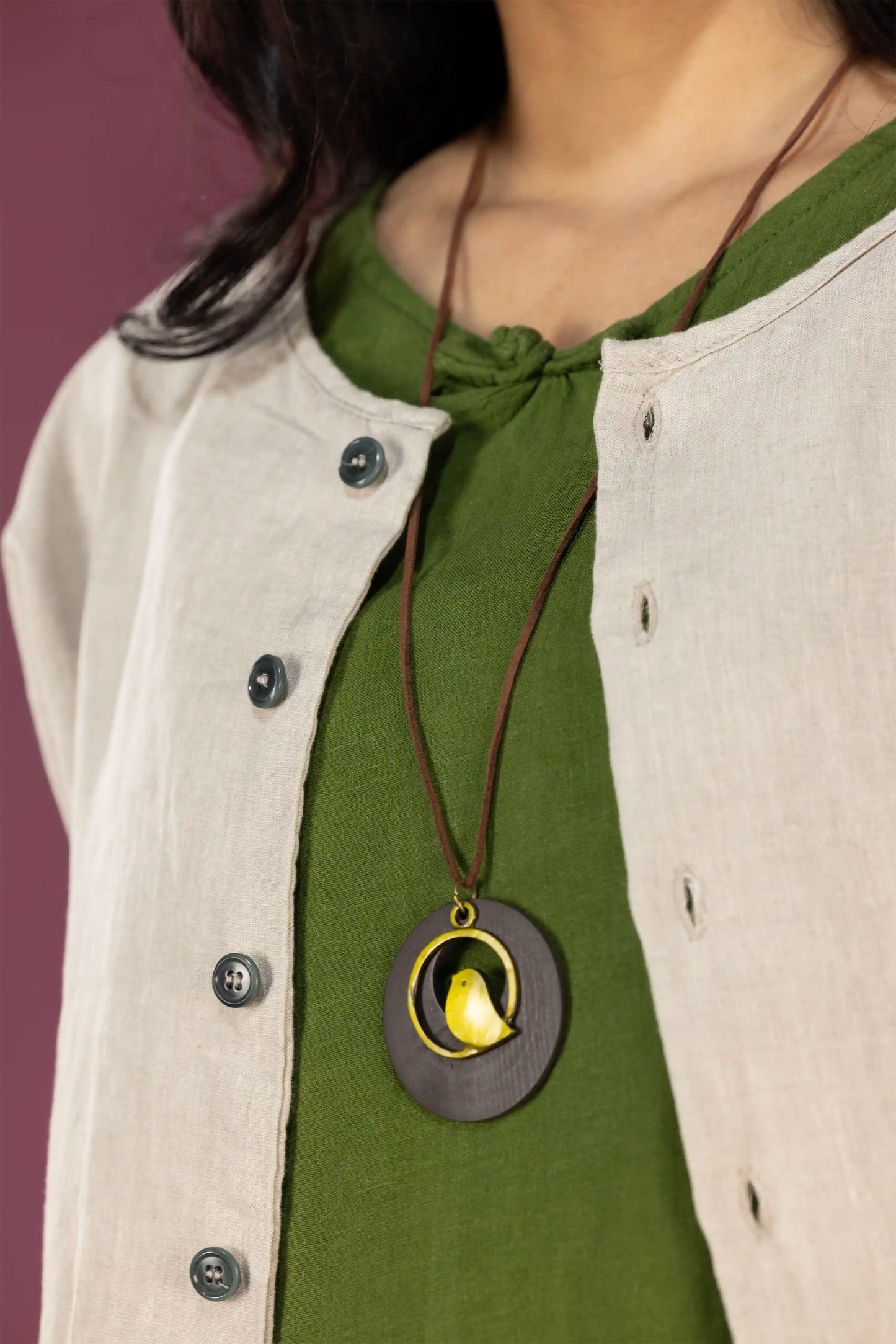Wood & Brass Bird Pendant Necklace (Chestnut)