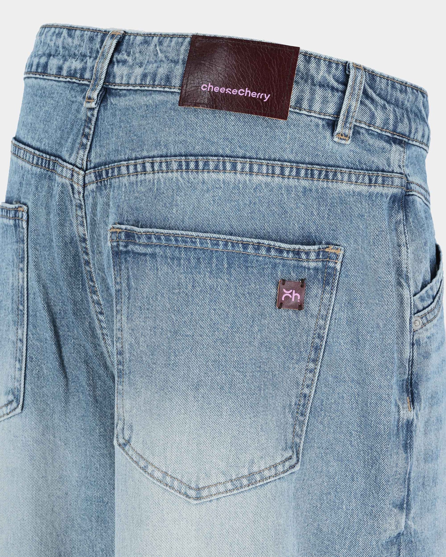 Vented Loose Denim – Vintage Wash