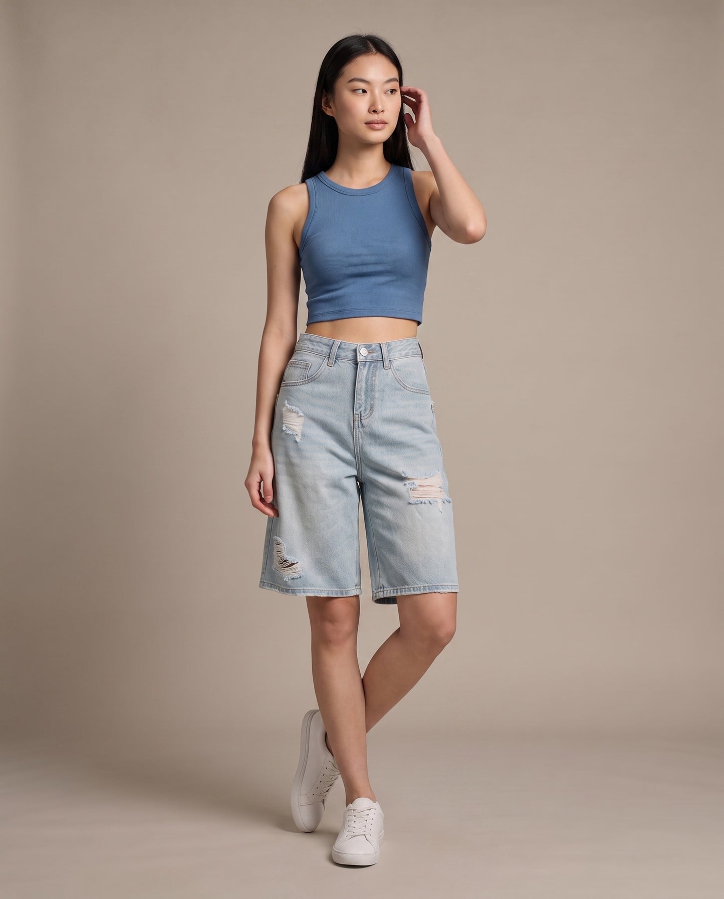 Distressed Loose Shorts – Light Vintage Wash