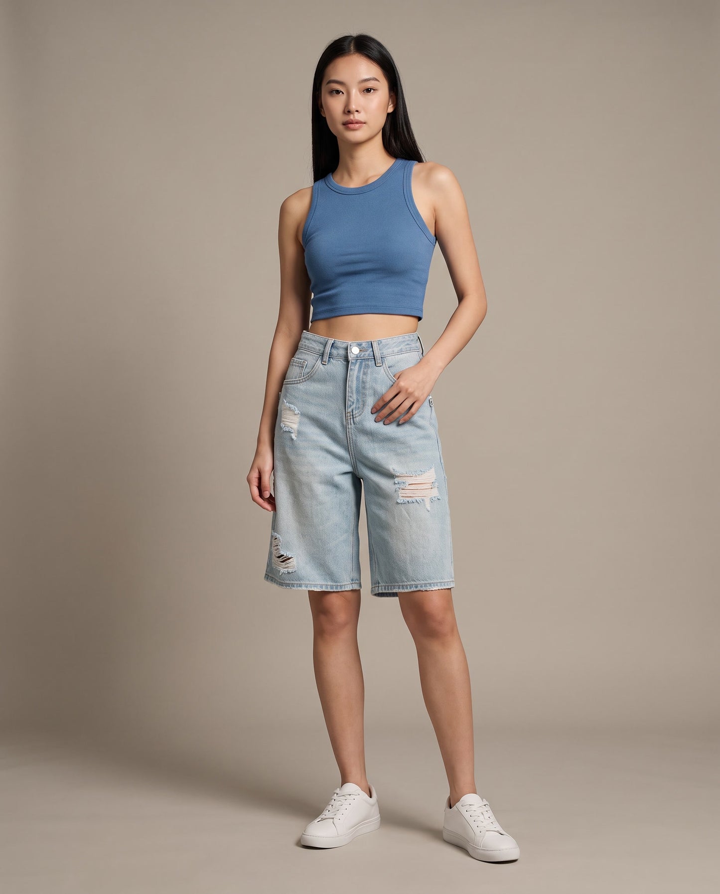 Distressed Loose Shorts – Light Vintage Wash