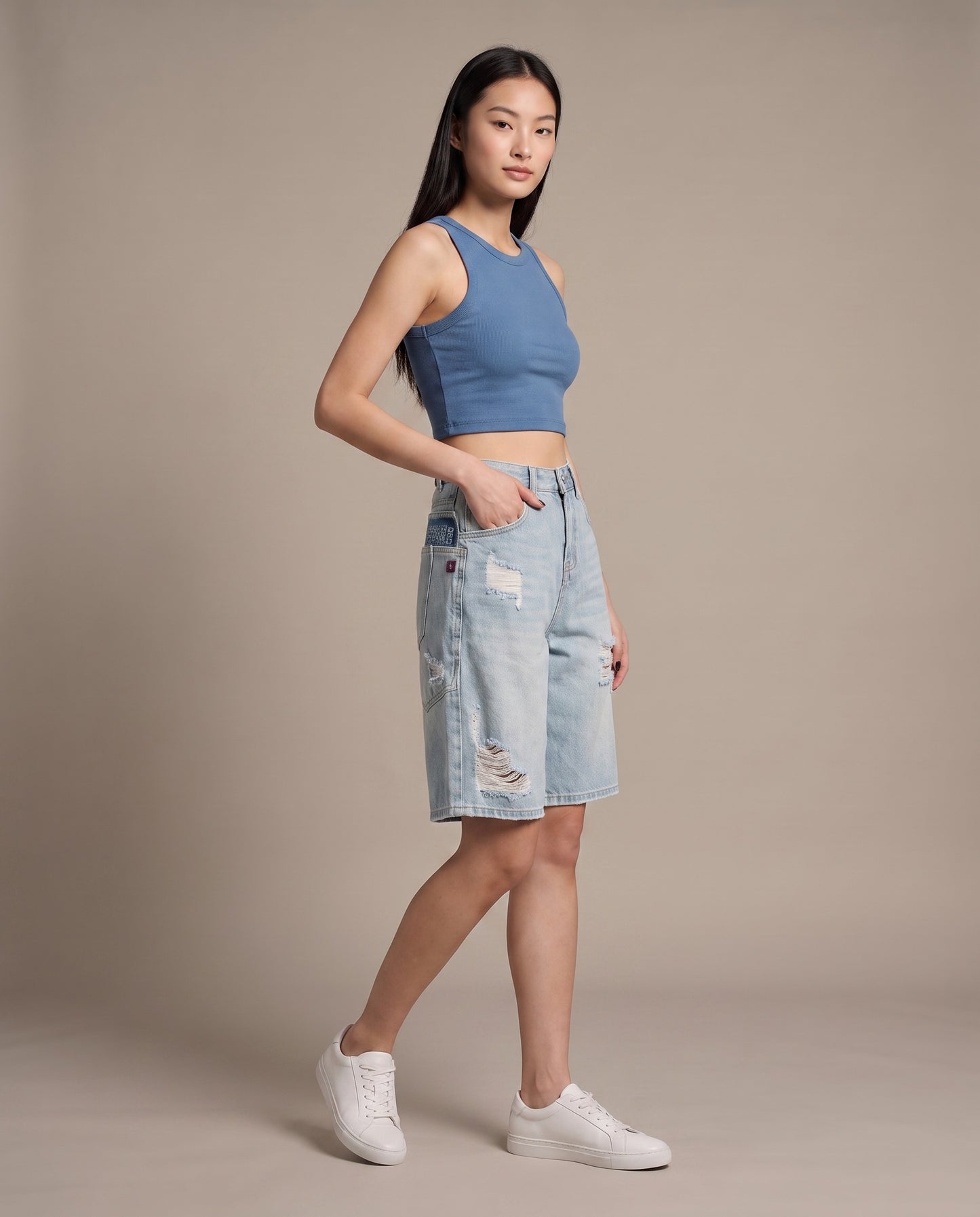 Distressed Loose Shorts – Light Vintage Wash