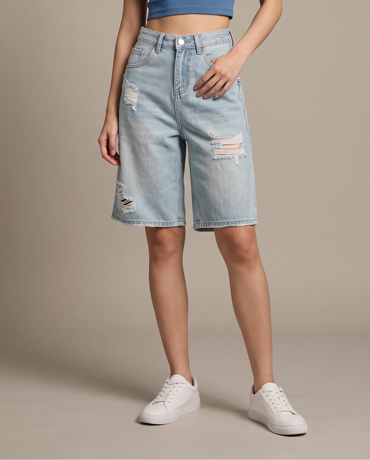 Distressed Loose Shorts – Light Vintage Wash