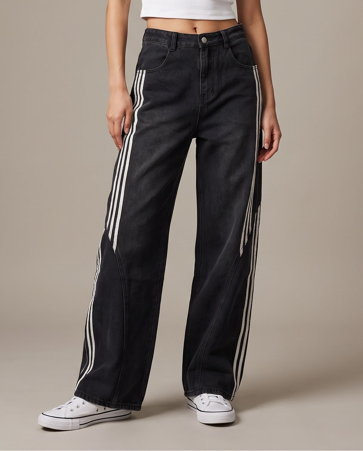 Side-Stripe Wide-Leg Jeans - Washed Black