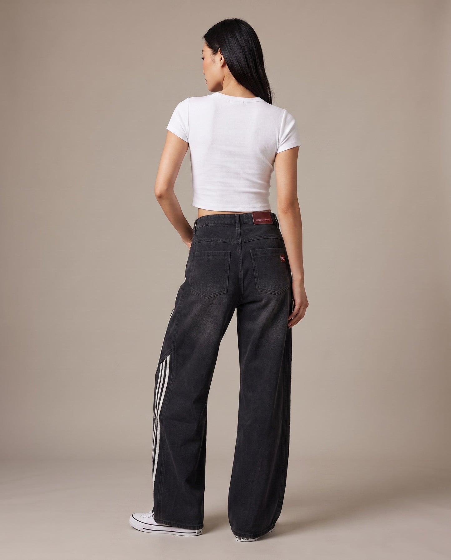Side-Stripe Wide-Leg Jeans - Washed Black