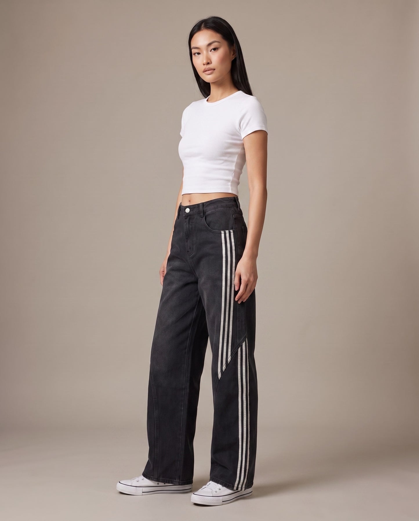 Side-Stripe Wide-Leg Jeans - Washed Black
