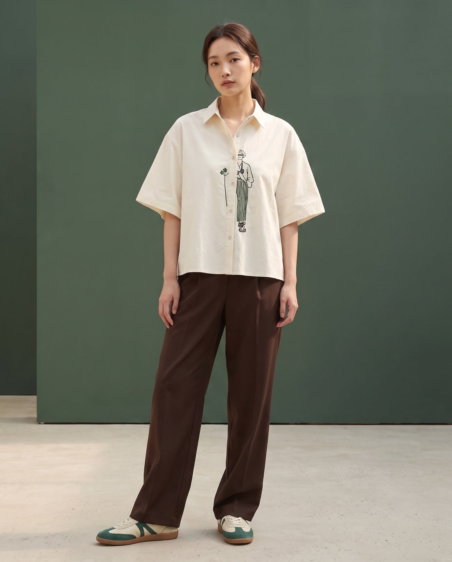 Embroidered Line-Art Short-Sleeve Shirt