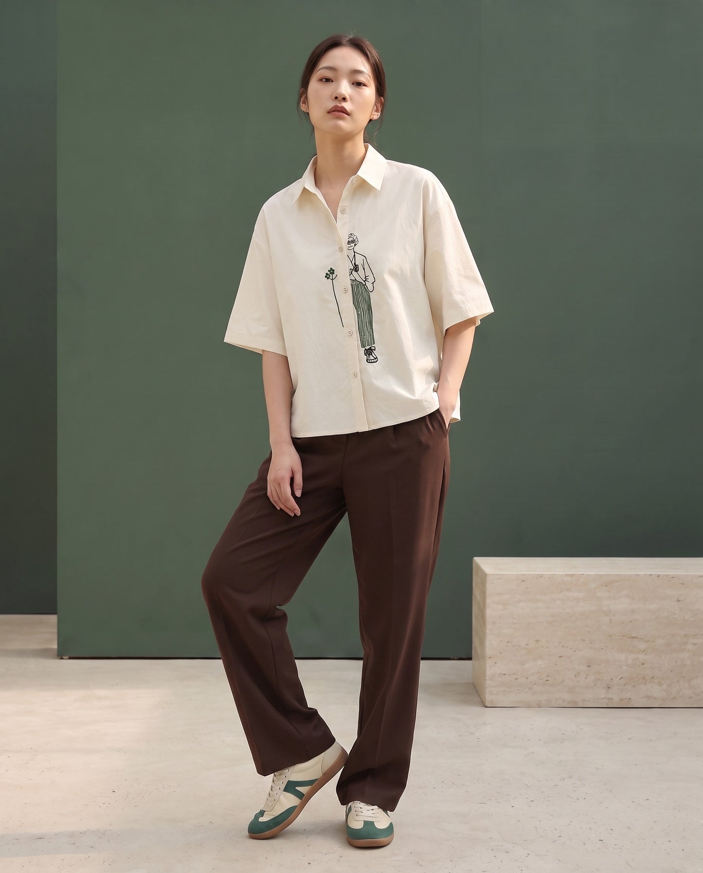Embroidered Line-Art Short-Sleeve Shirt