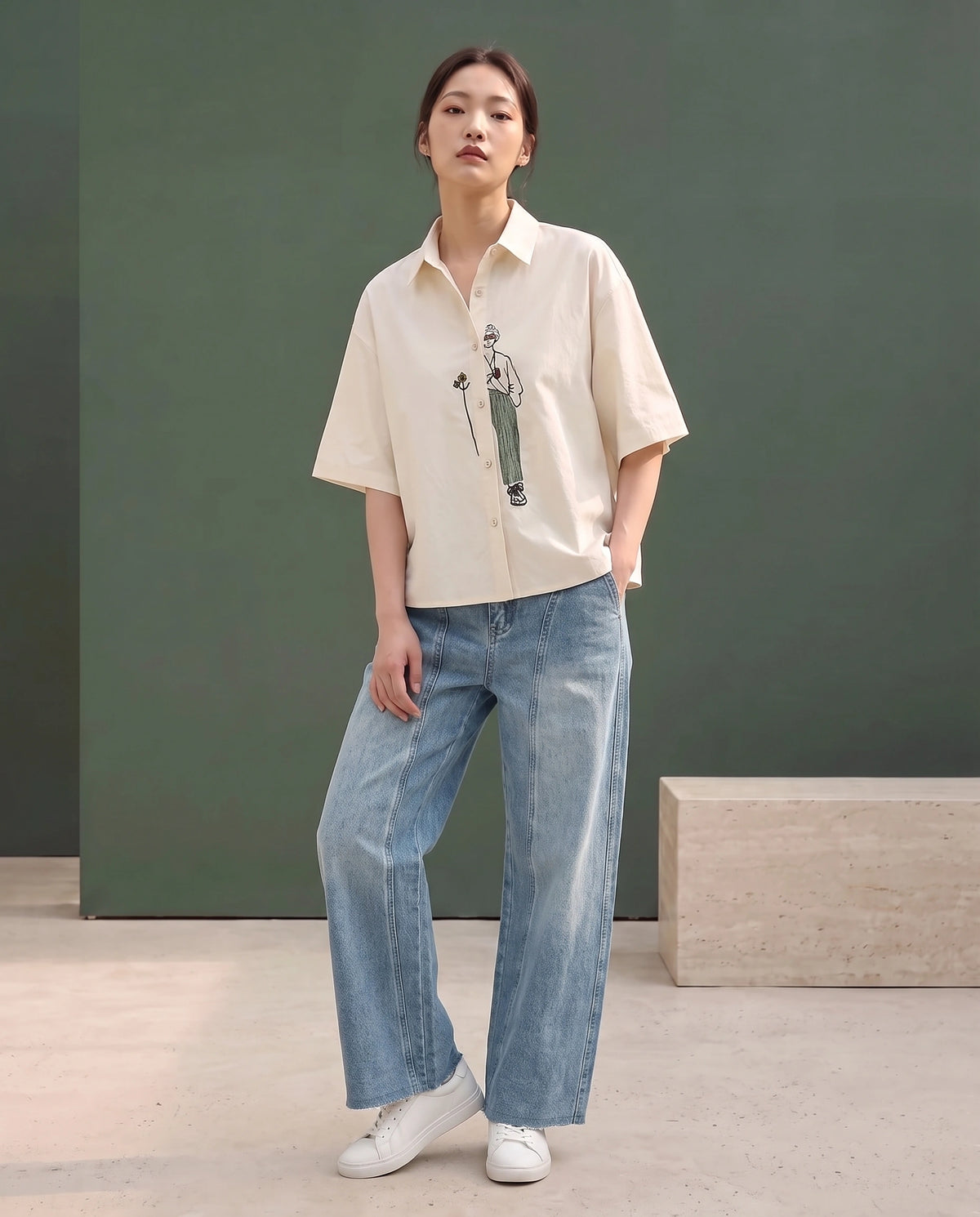 Embroidered Line-Art Short-Sleeve Shirt