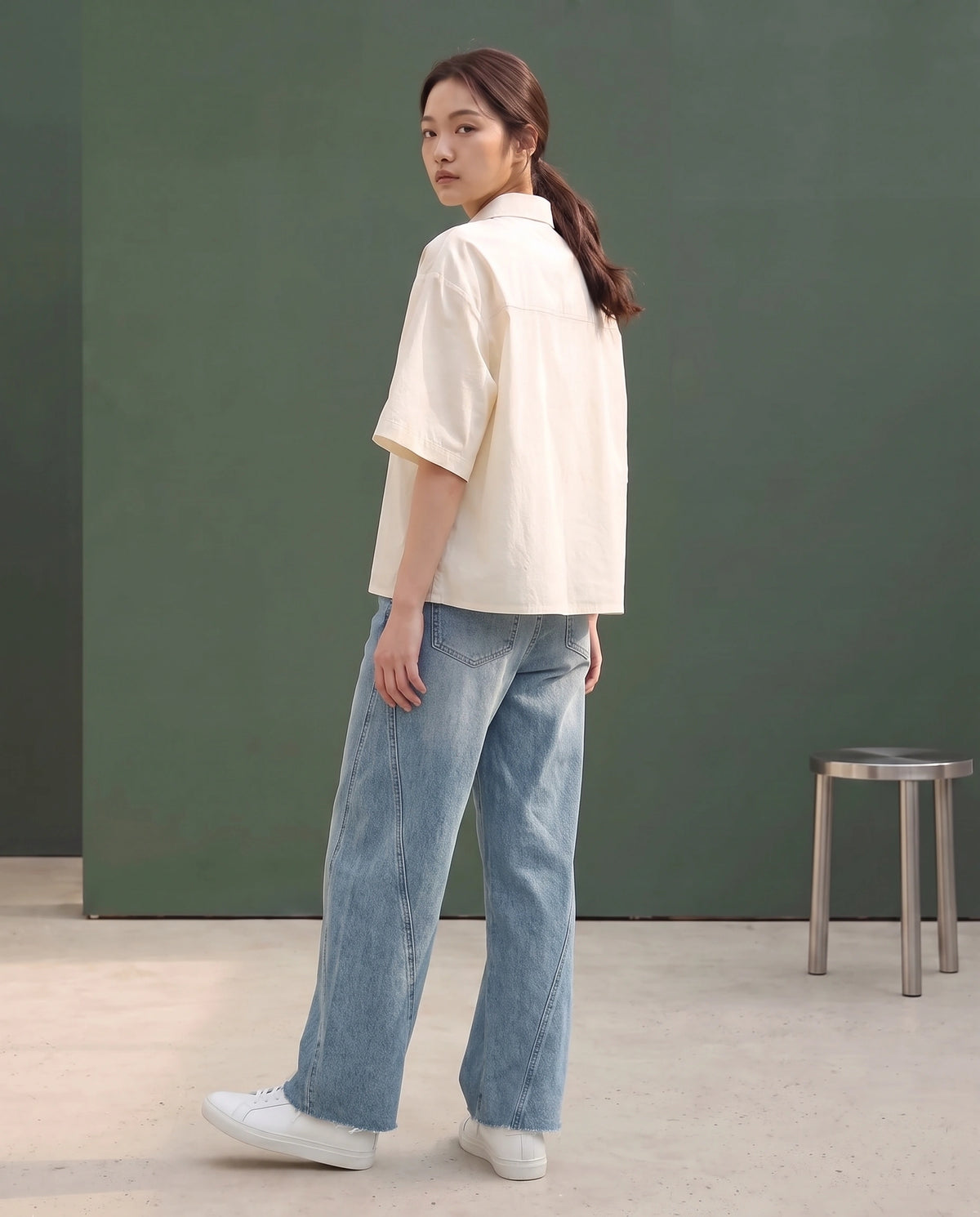 Embroidered Line-Art Short-Sleeve Shirt