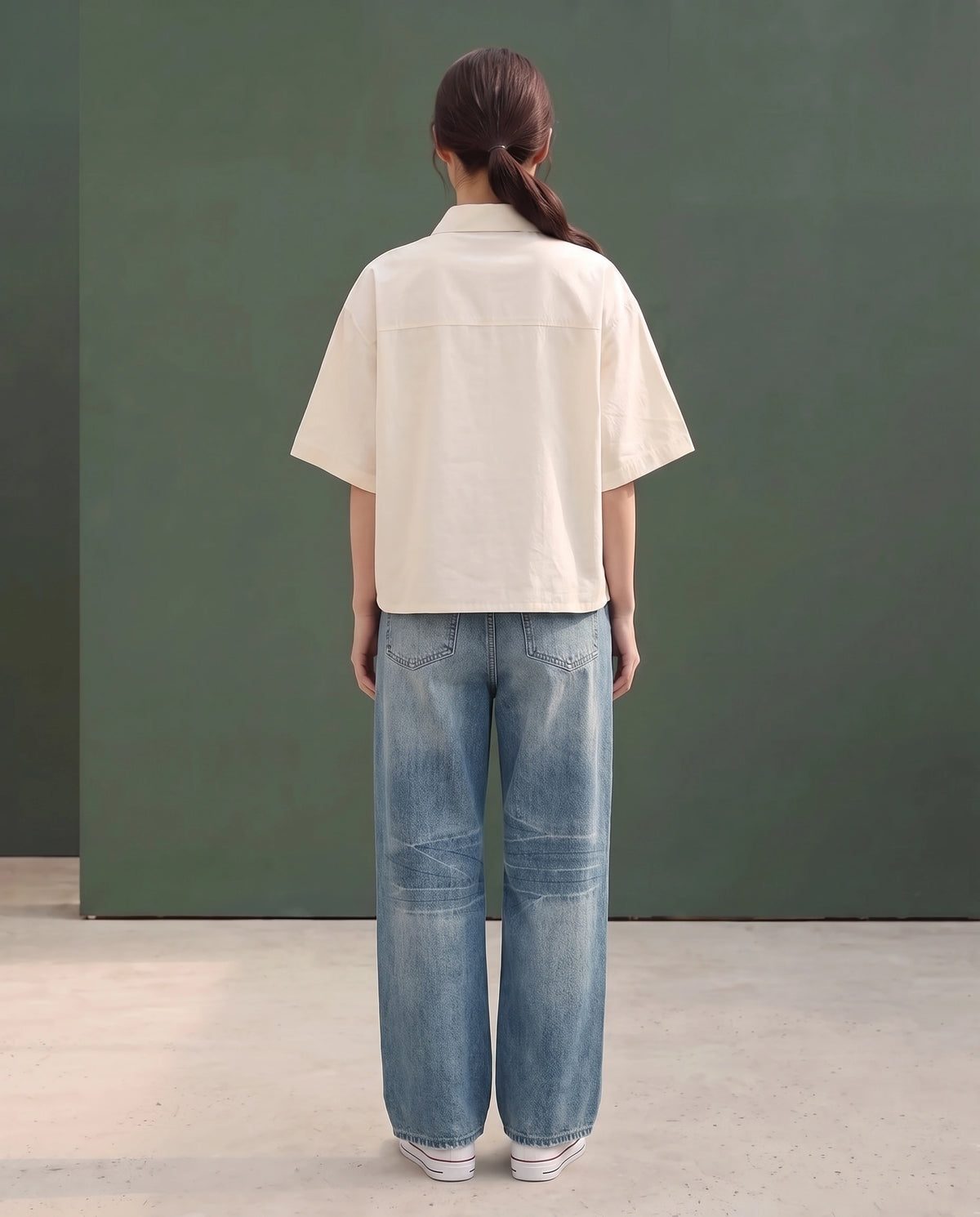 Embroidered Line-Art Short-Sleeve Shirt