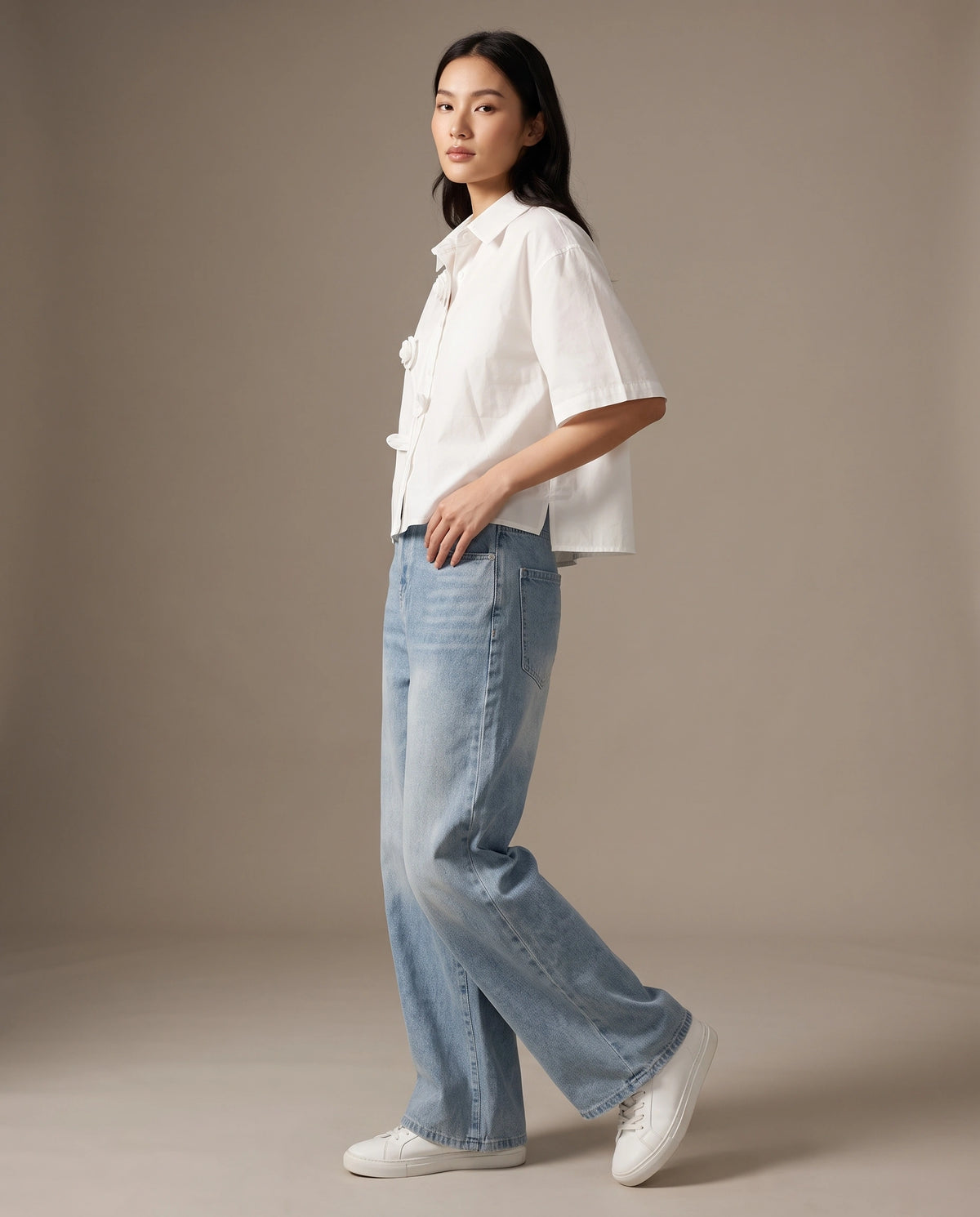 White Rosette Appliqué Boxy Shirt