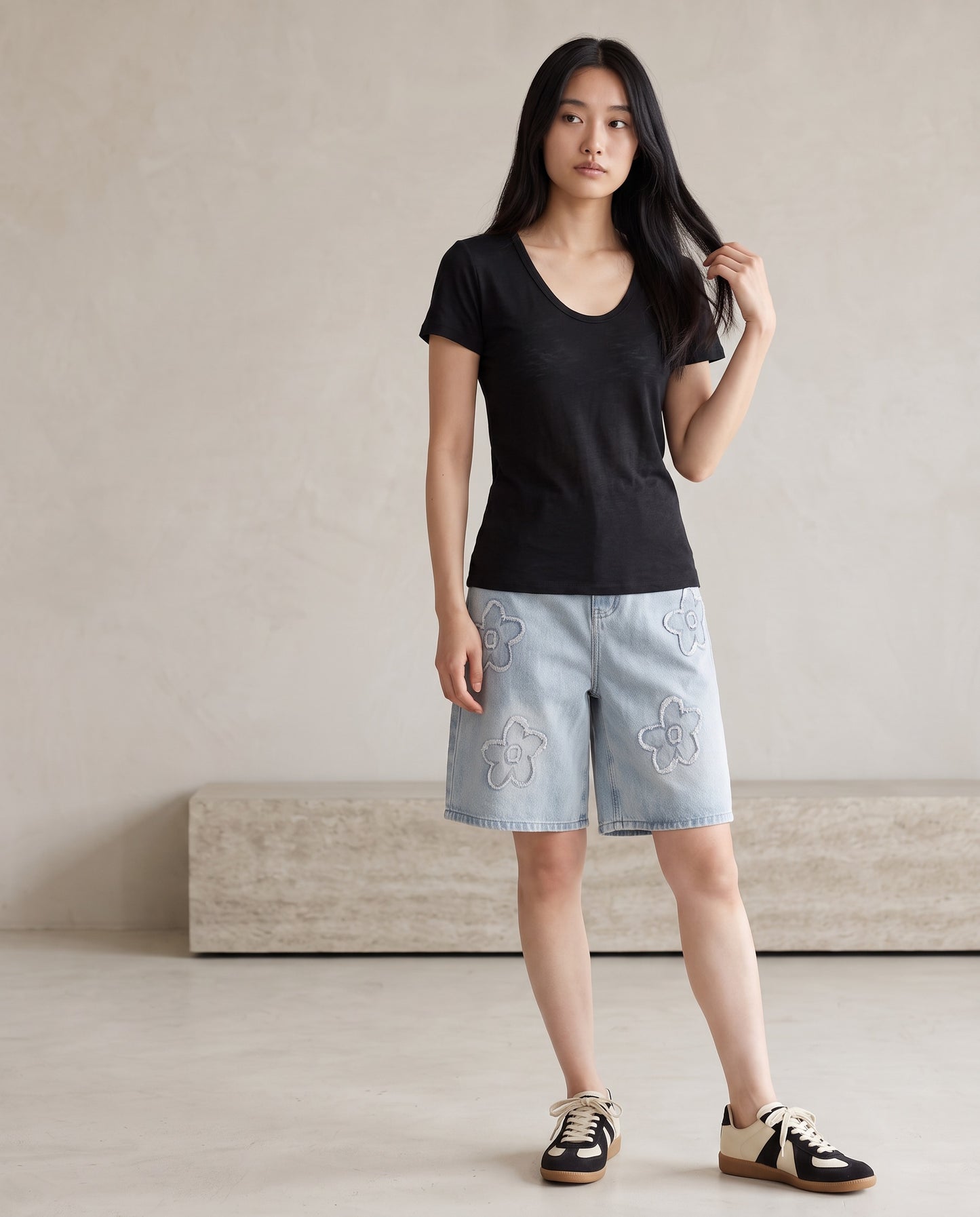 Ease T-Shirt - Black