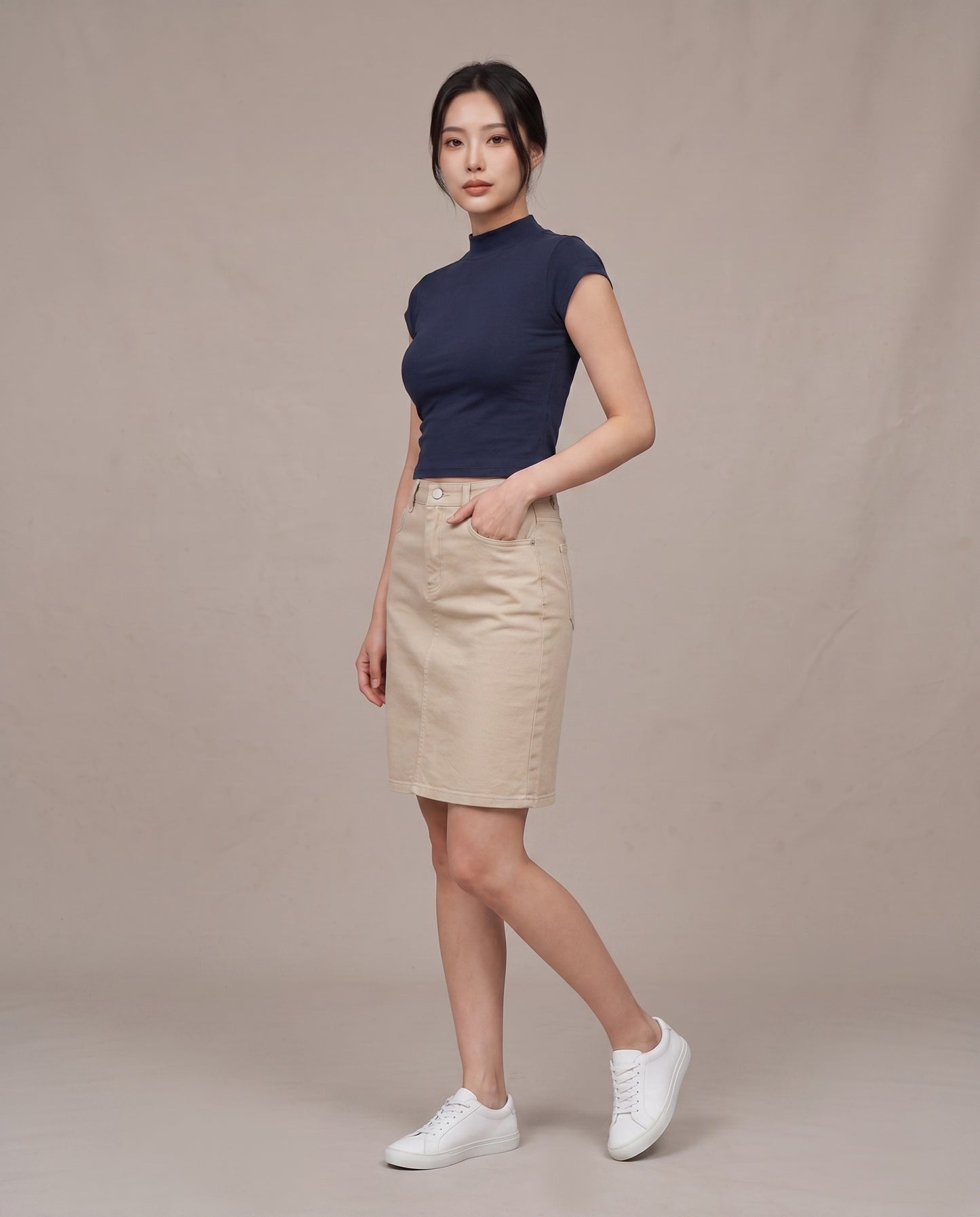 Mock-Neck T-Shirt - Midnight Blue