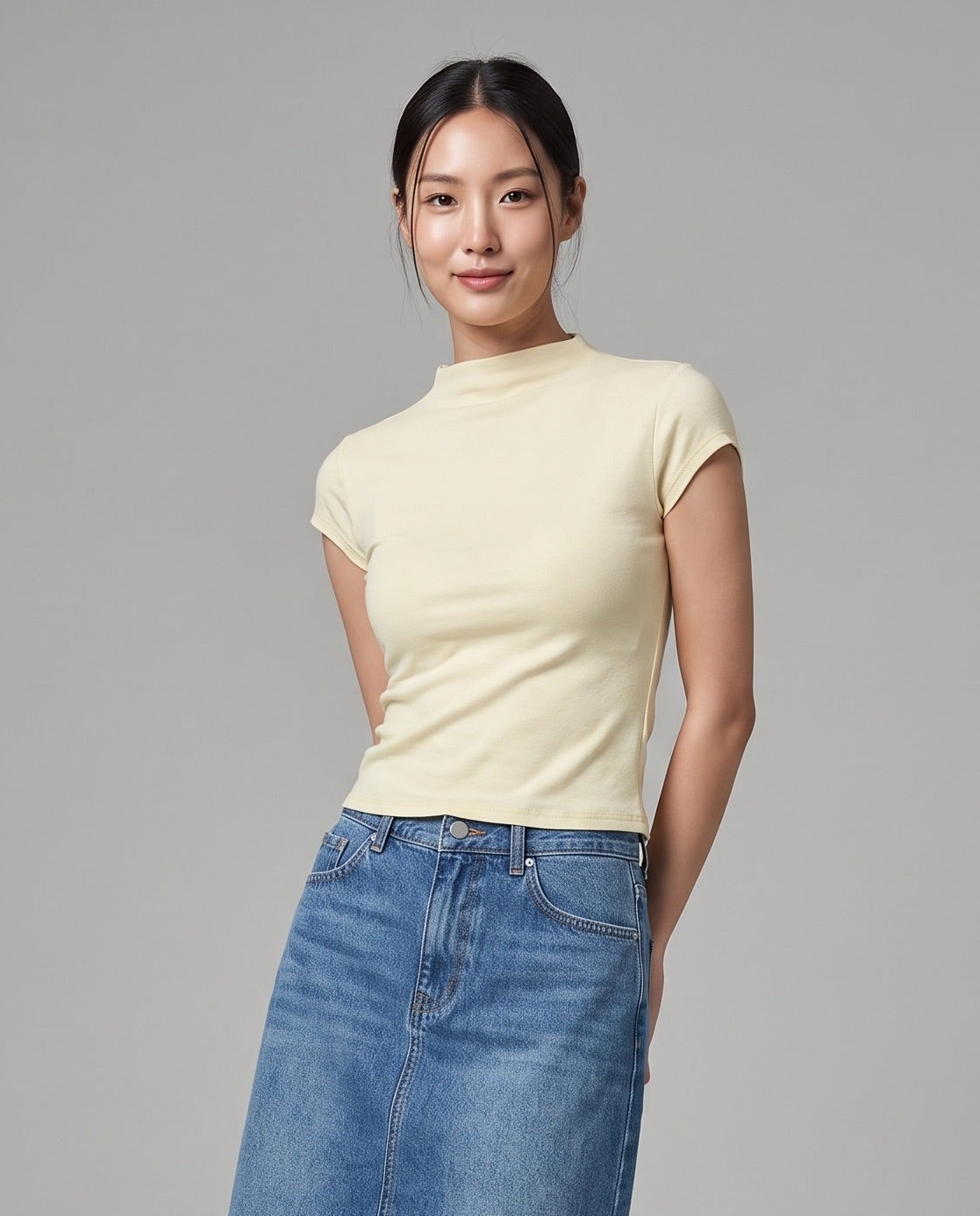 Mock-Neck T-Shirt - Cream Yellow