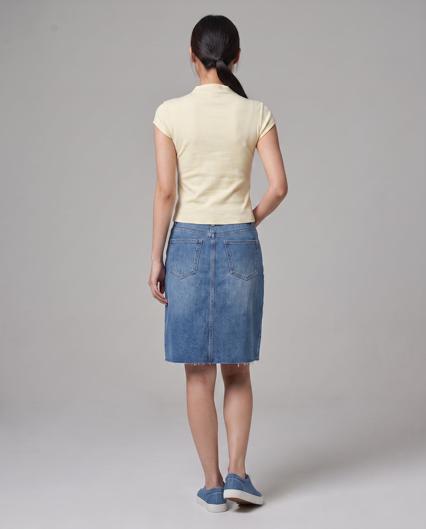 Mock-Neck T-Shirt - Cream Yellow