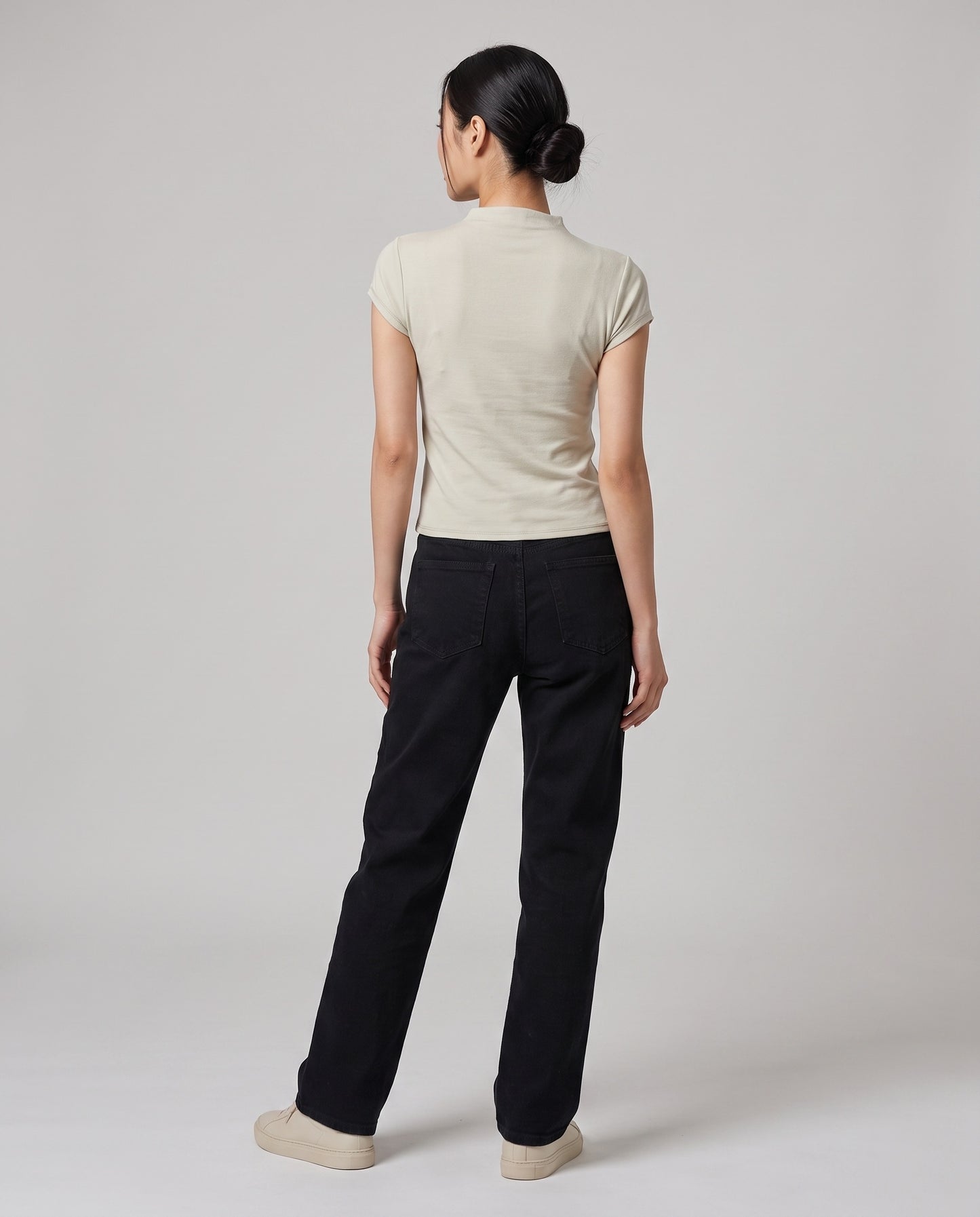 Mock-Neck T-Shirt - Apricot grey