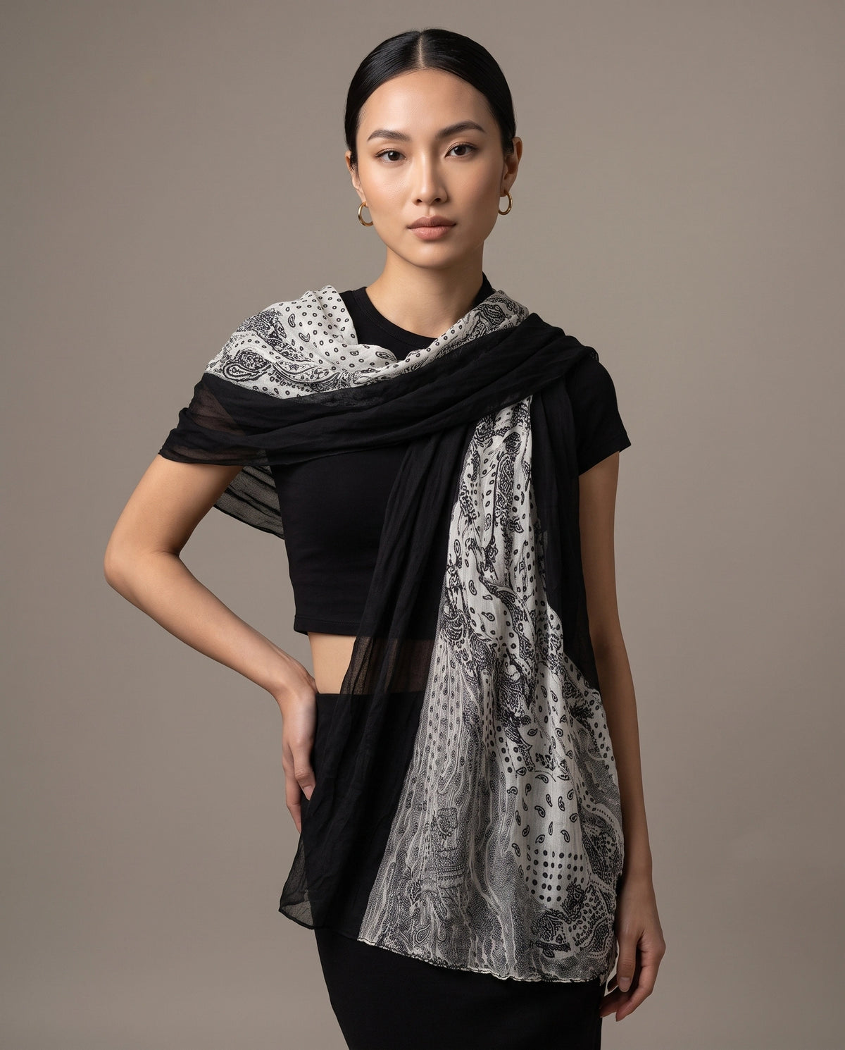 Monochrome Paisley Crinkle Scarf